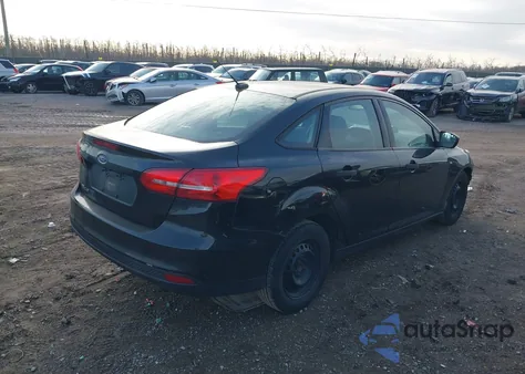 2017 Ford Focus S z USA, uszkodzony, nr VIN 1FADP3E24HL207841